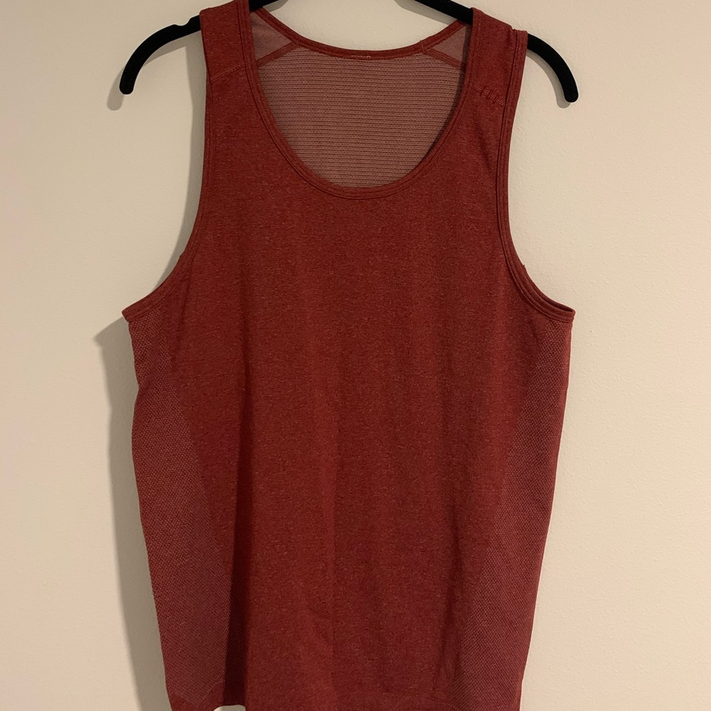 Lululemon tank (anti stink)